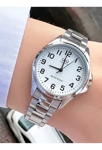 ساعت  کیو اند کیو مدل A480J204Y نقره ای