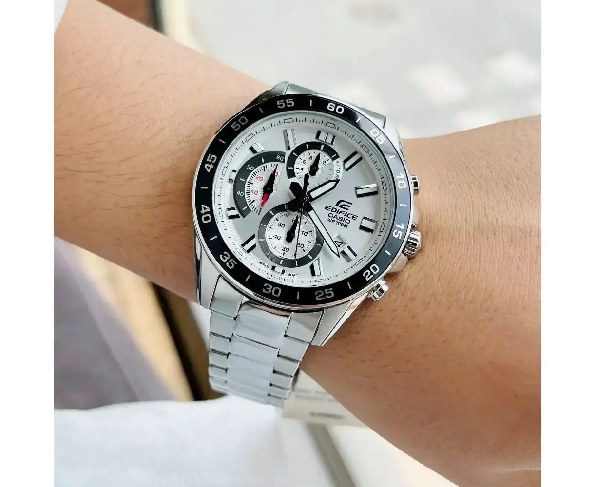 ساعت کاسیو مردانه مدل EFV-550D-7A  نقره ای